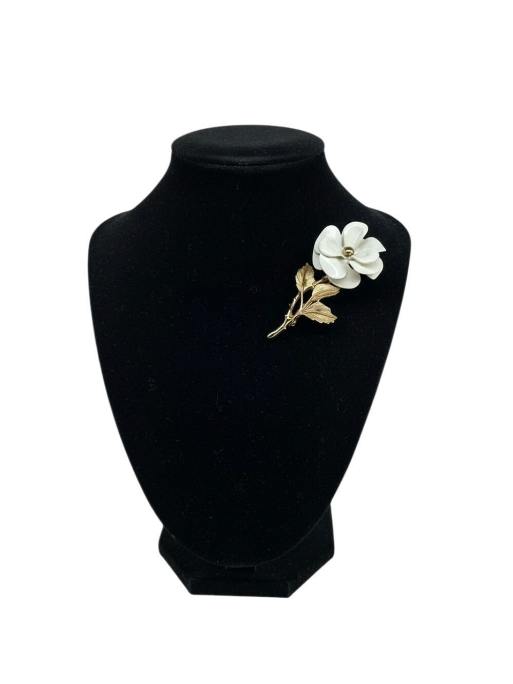 Avon Snow Flower Brooch 1972 Vintage White Floral Gold Tone Pin